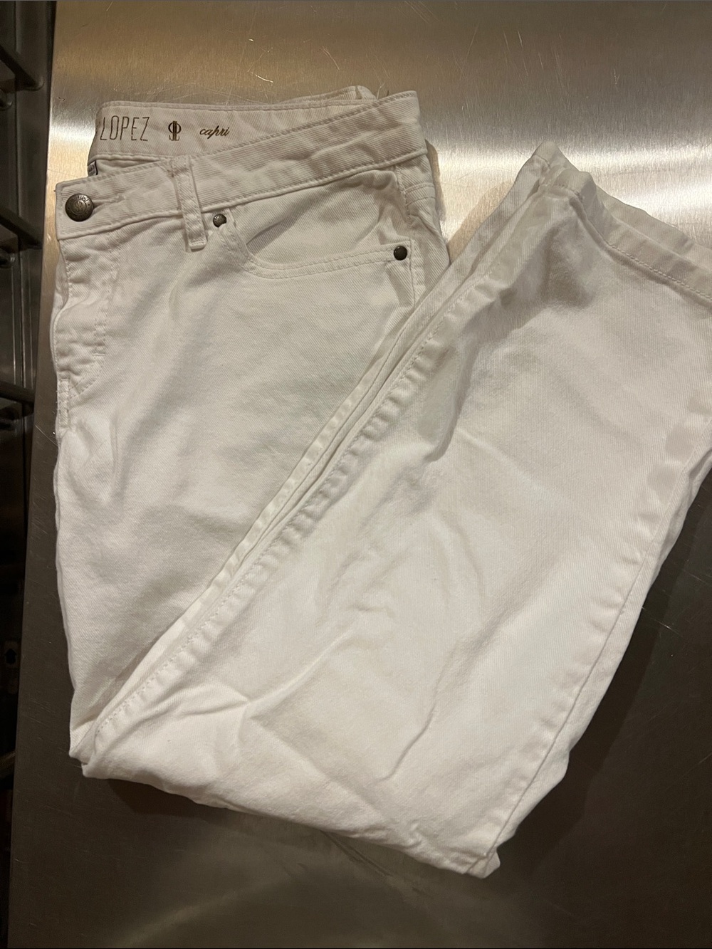 Jennifer Lopez White Capri Pants